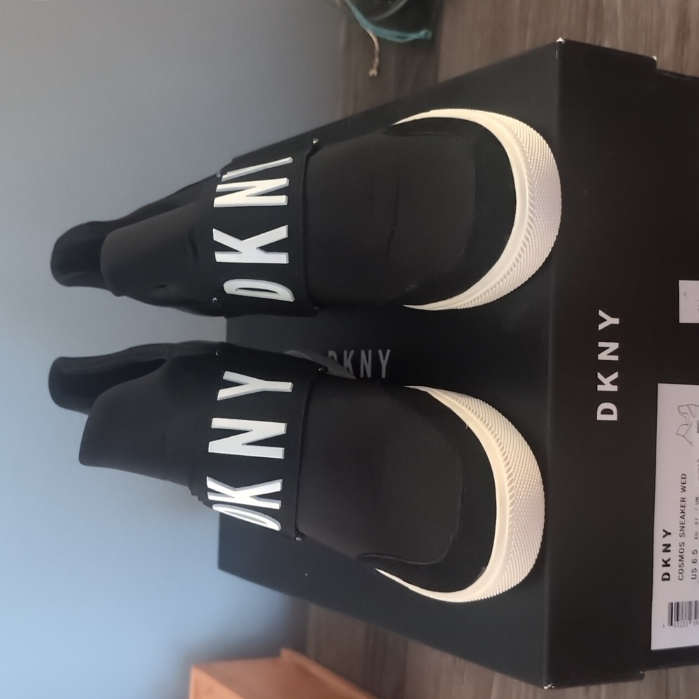 DKNY Cosmo wedge sneakers